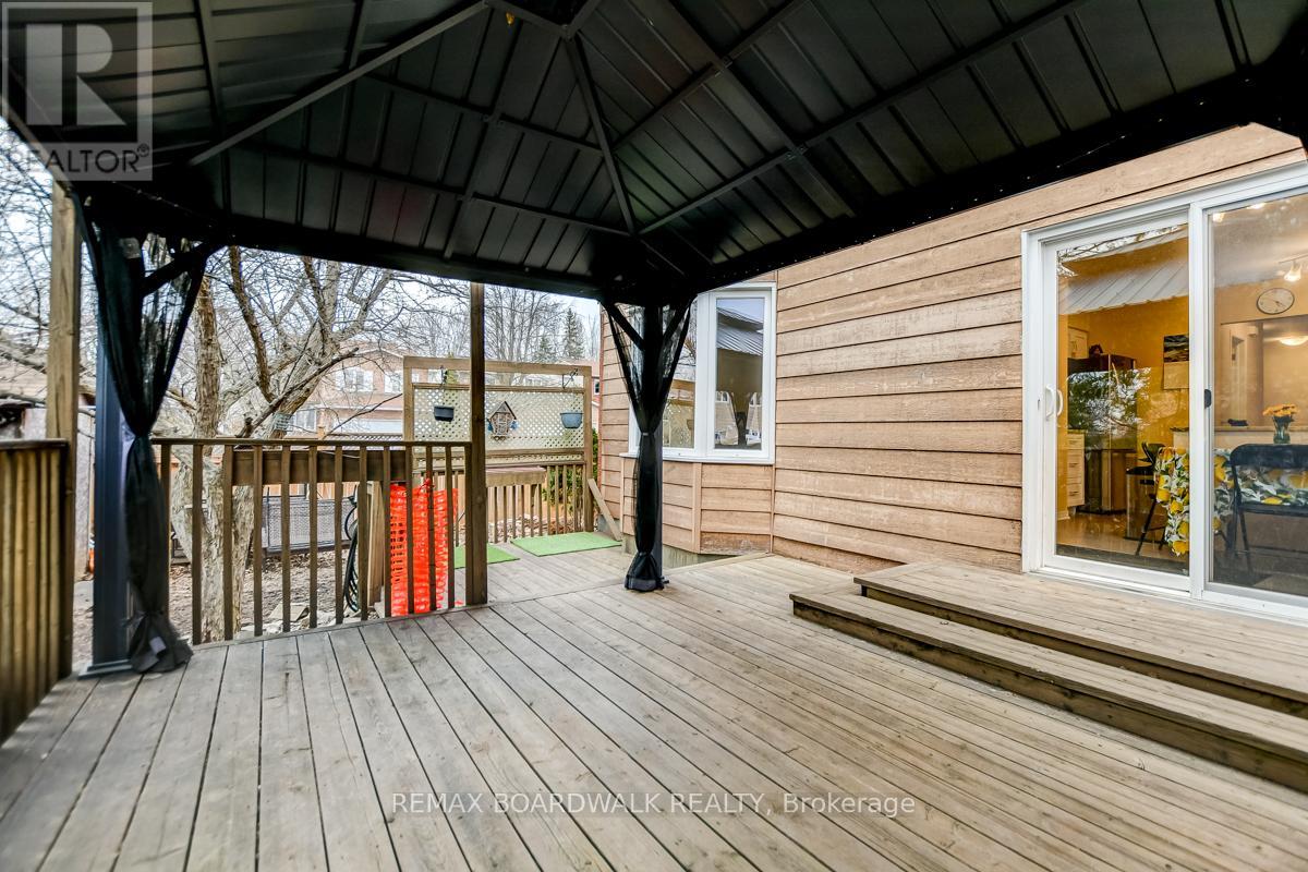 39 Inwood Drive, Ottawa, Ontario  K2M 1Z3 - Photo 38 - X12536212