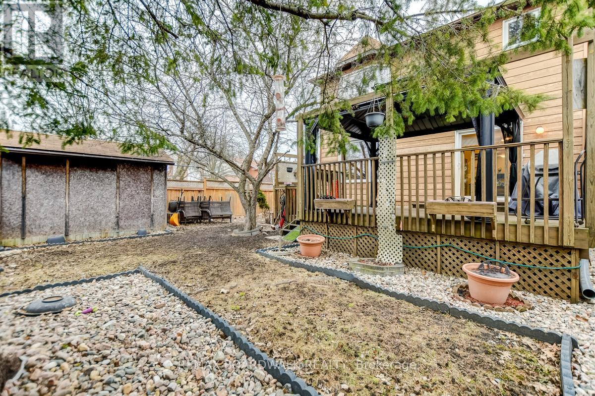 39 Inwood Drive, Ottawa, Ontario  K2M 1Z3 - Photo 43 - X12536212