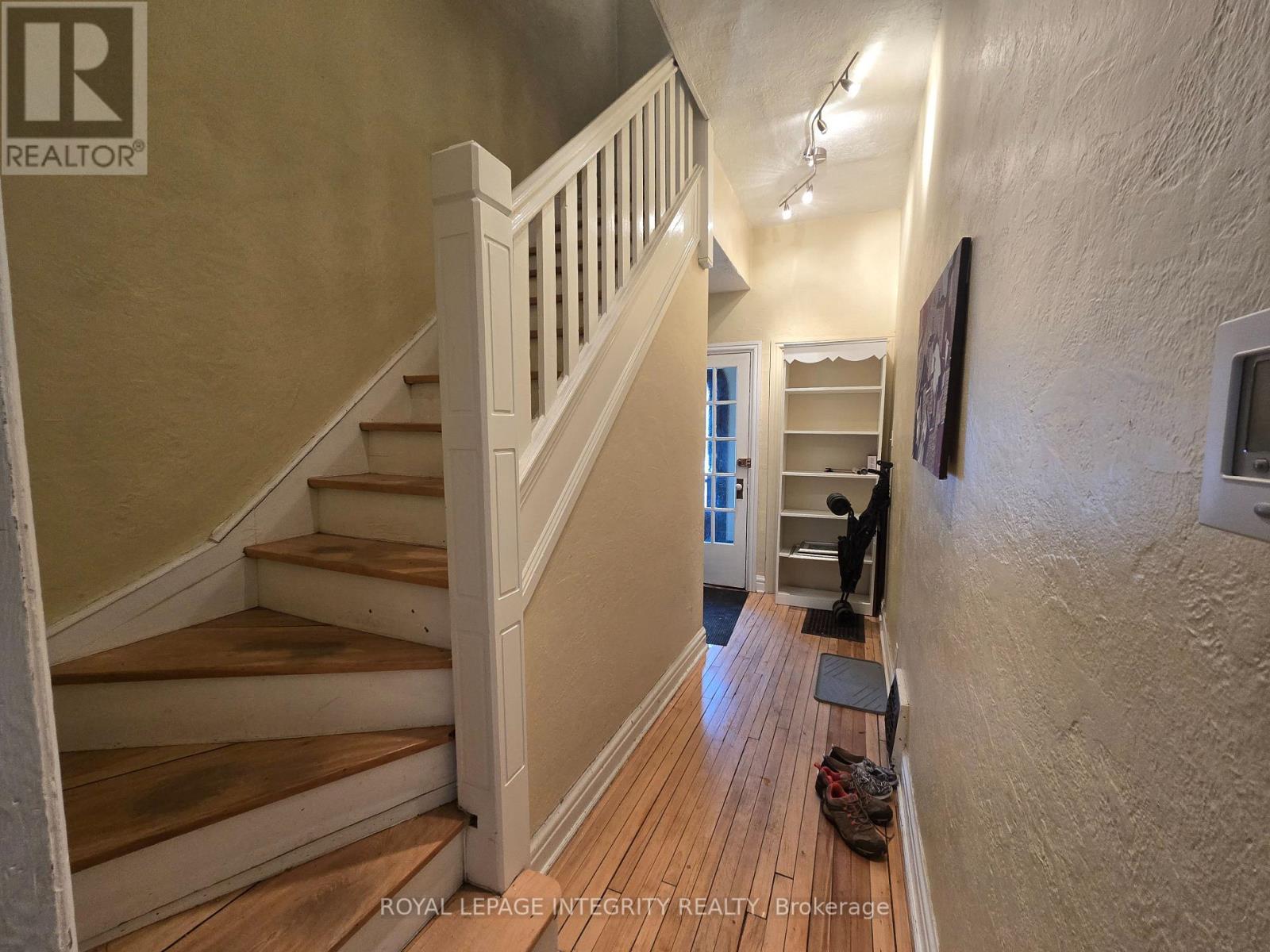 297 1/2 Crichton Street, Ottawa, Ontario  K1M 1W3 - Photo 2 - X12687068