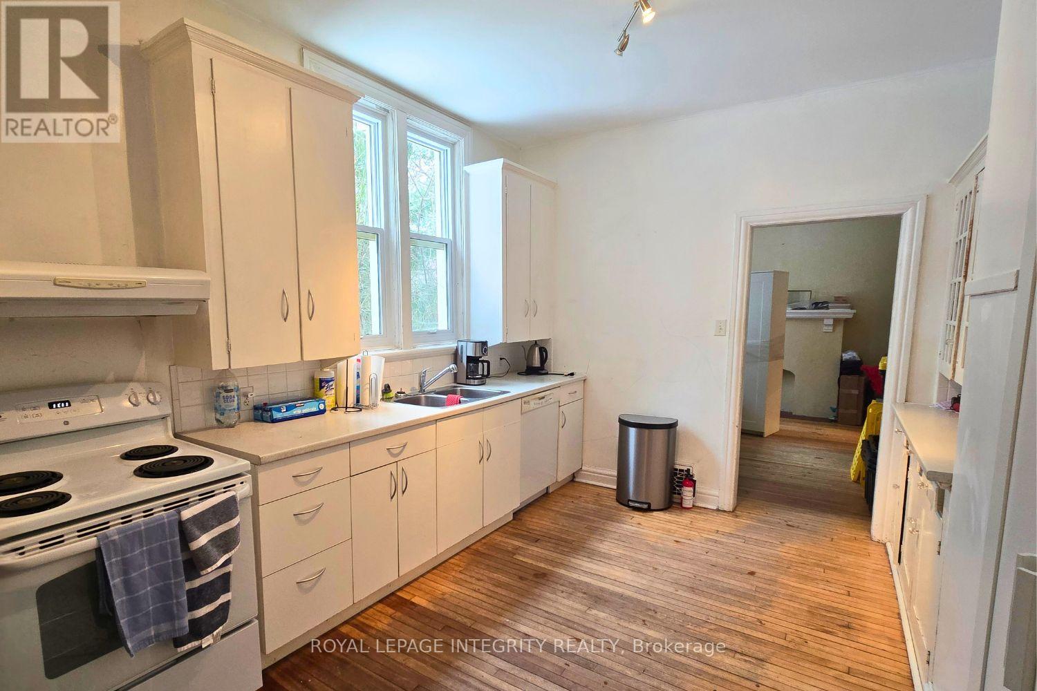 297 1/2 Crichton Street, Ottawa, Ontario  K1M 1W3 - Photo 4 - X12687068