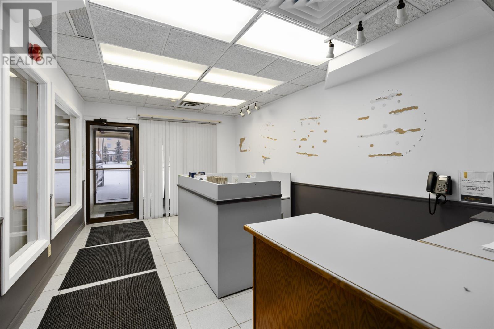 642 Great Northern Rd, Sault Ste. Marie, Ontario  P6B 4Z9 - Photo 3 - SM260027