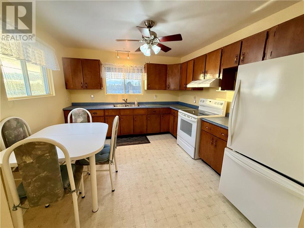 6 West Street, Blind River, Ontario  P0R 1B0 - Photo 11 - 2126024