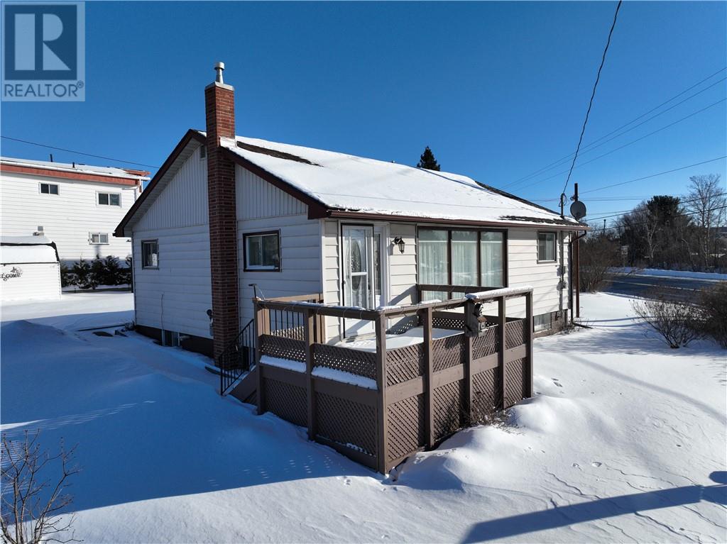 6 West Street, Blind River, Ontario  P0R 1B0 - Photo 2 - 2126024
