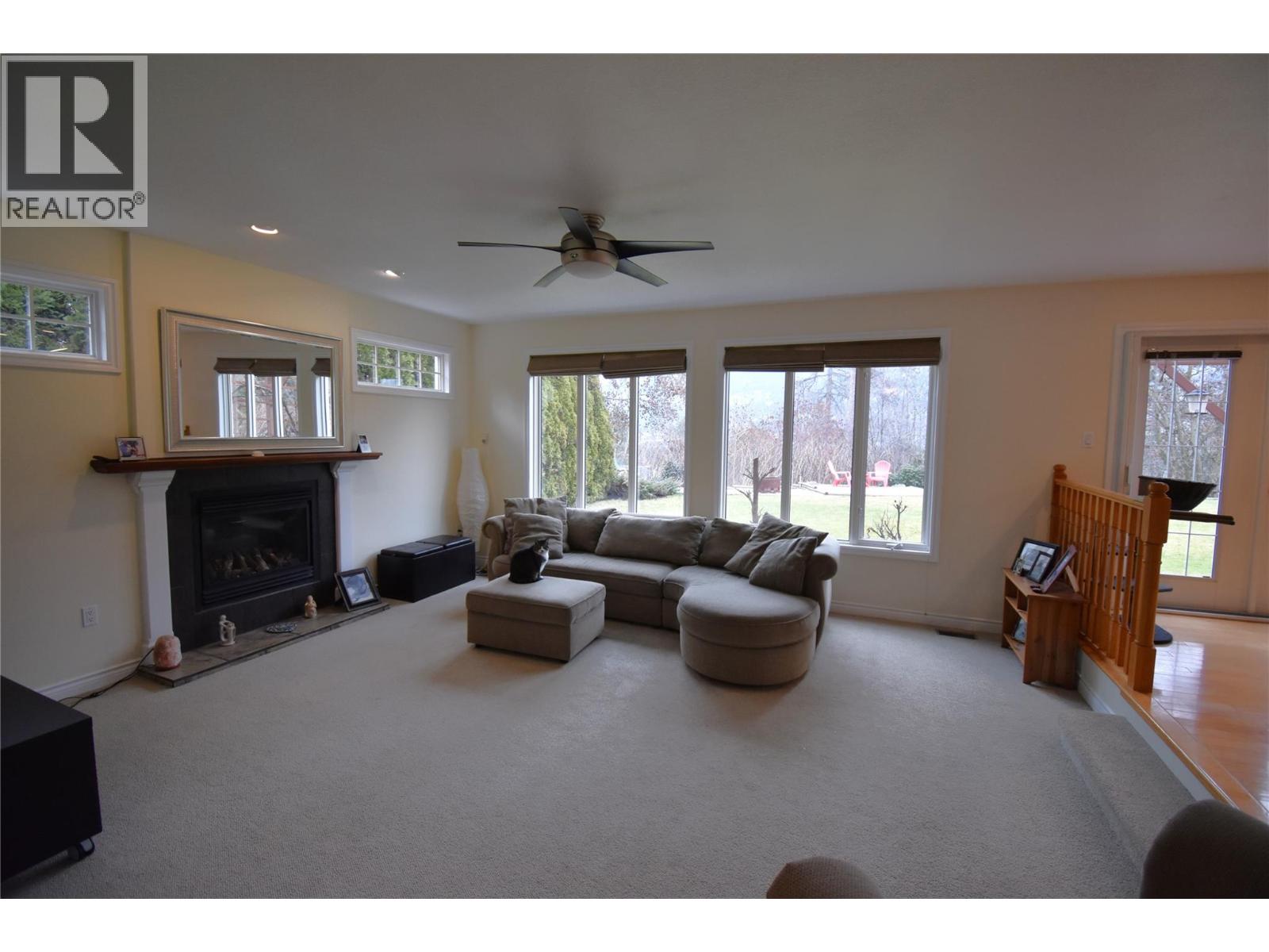 2601 9th Avenue, Castlegar, British Columbia  V1N 2Y7 - Photo 5 - 10372374