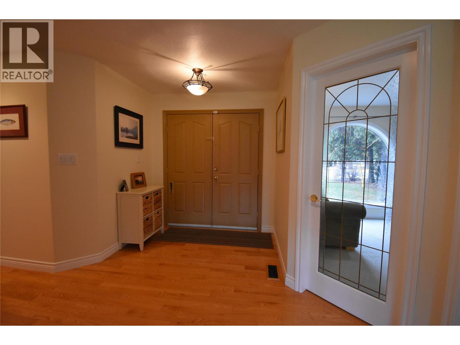 2601 9th Avenue, Castlegar, British Columbia  V1N 2Y7 - Photo 4 - 10372374