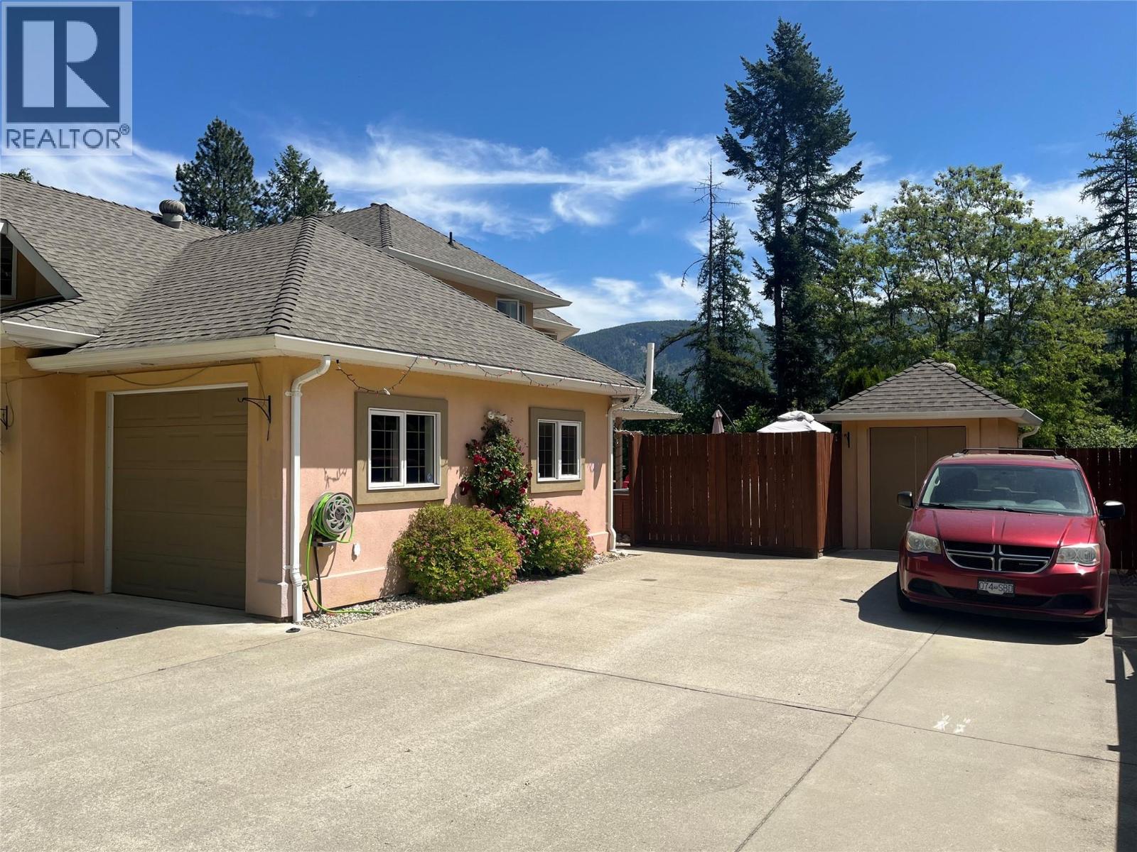 2601 9th Avenue, Castlegar, British Columbia  V1N 2Y7 - Photo 40 - 10372374