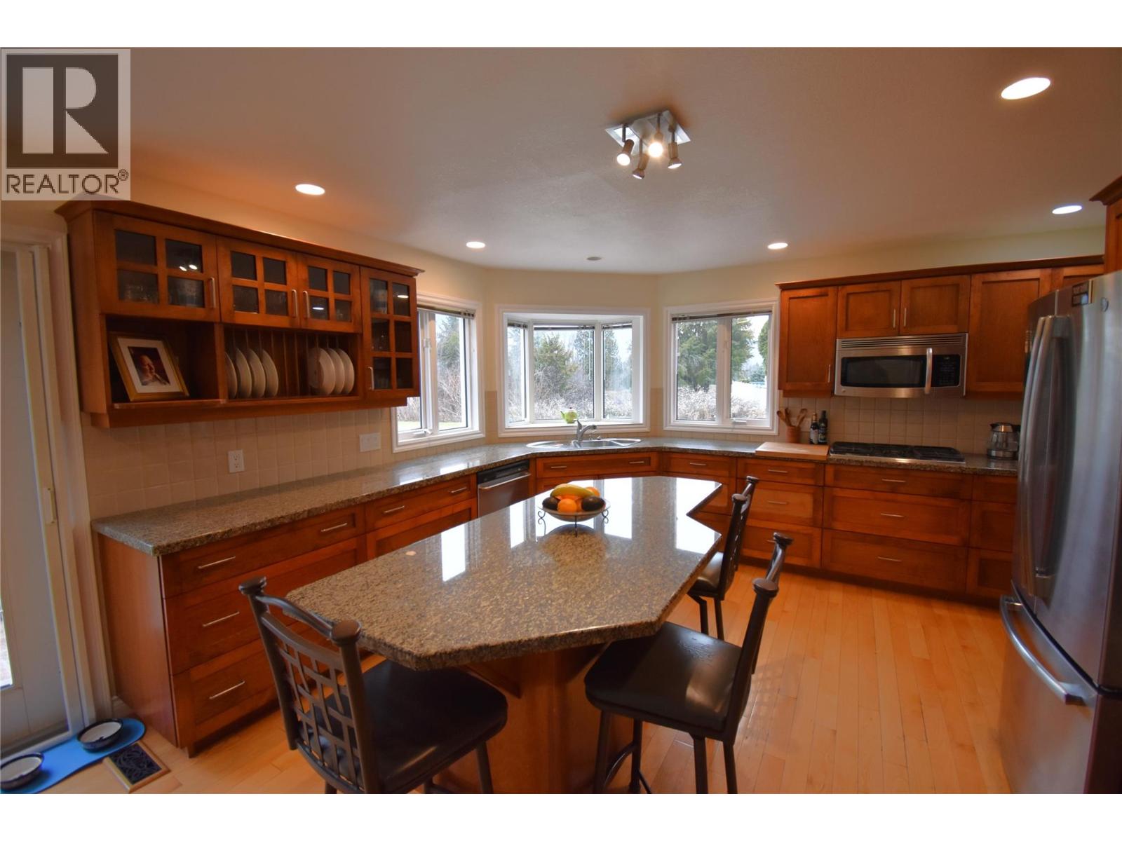 2601 9th Avenue, Castlegar, British Columbia  V1N 2Y7 - Photo 8 - 10372374