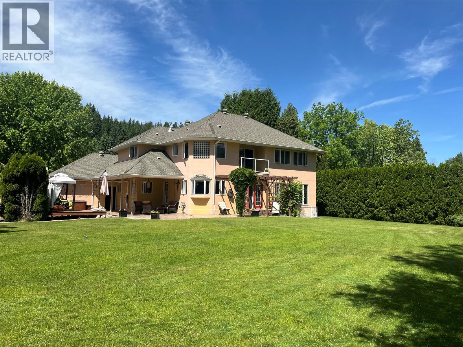 2601 9th Avenue, Castlegar, British Columbia  V1N 2Y7 - Photo 45 - 10372374