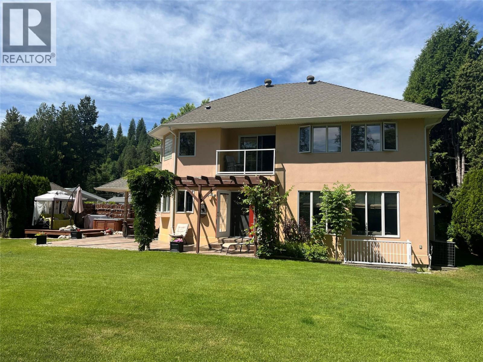 2601 9th Avenue, Castlegar, British Columbia  V1N 2Y7 - Photo 43 - 10372374