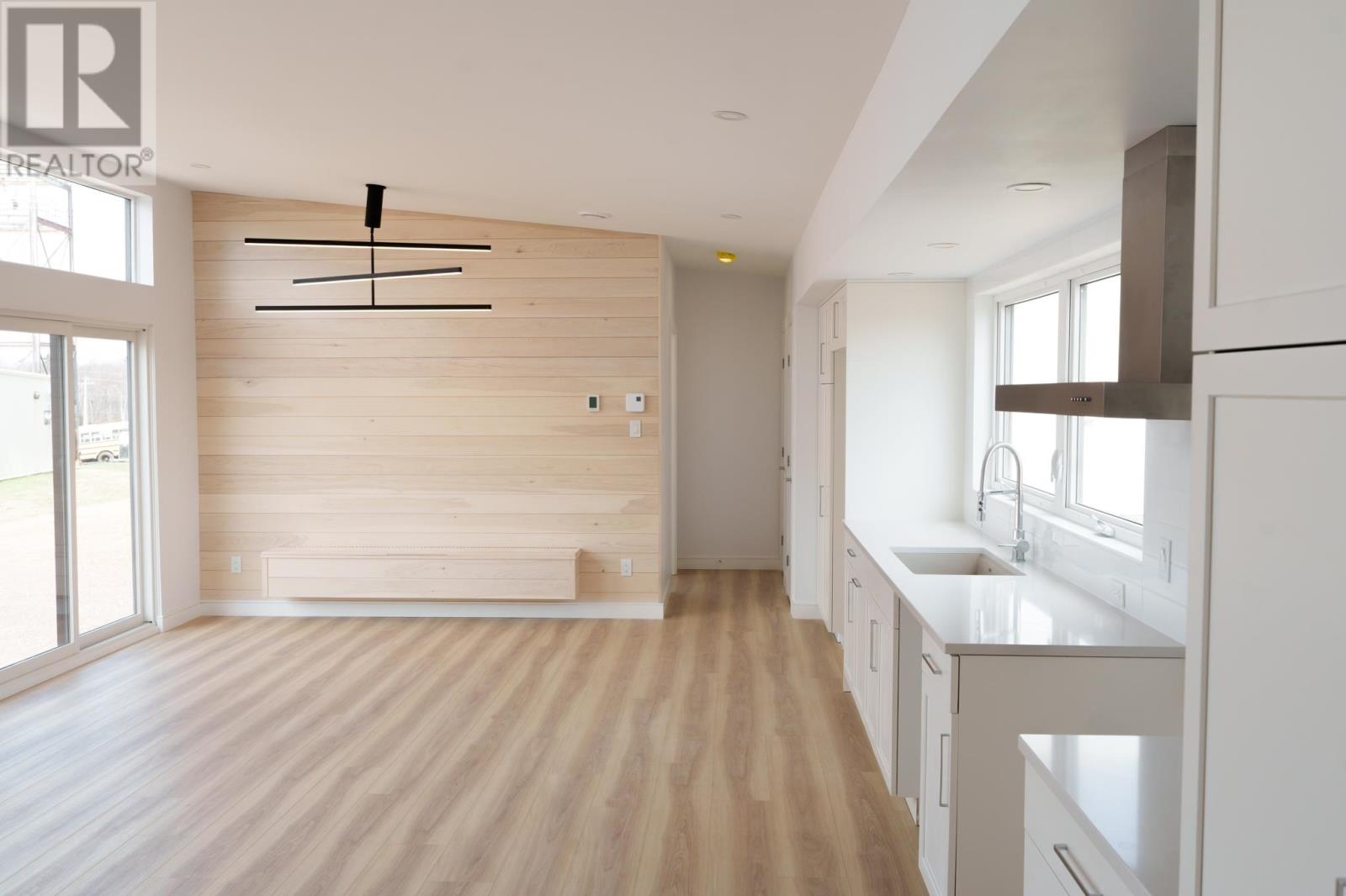 17 Myrtle Street, Stratford, Prince Edward Island  C1B 1P4 - Photo 15 - 202600642