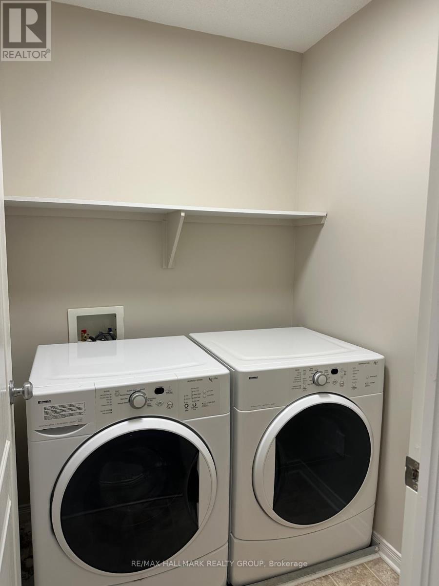 252 Badgeley Avenue, Ottawa, Ontario  K2T 0A7 - Photo 14 - X12688582