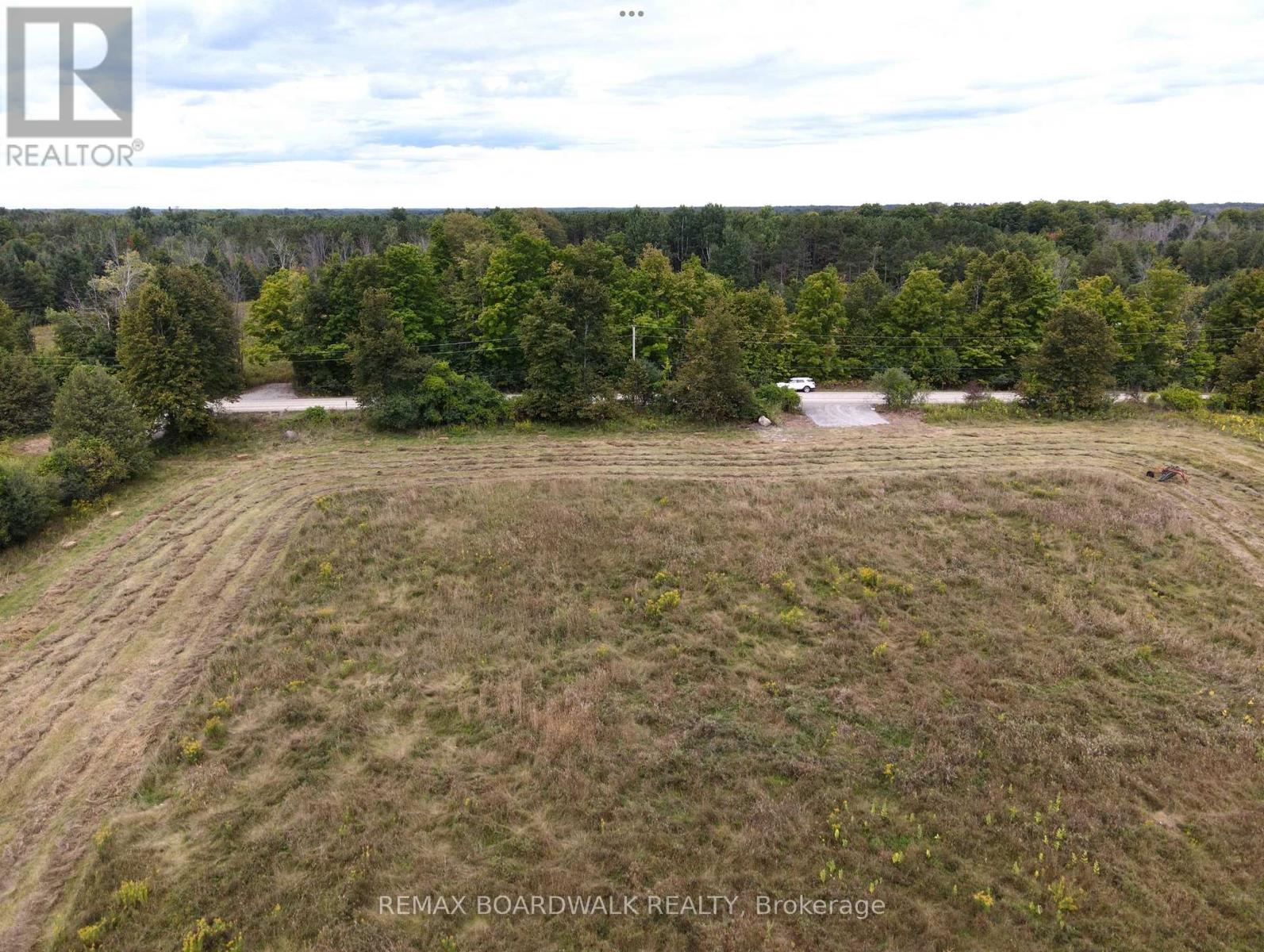 404 Ford Road, Montague, Ontario  K7A 0G8 - Photo 3 - X12378046