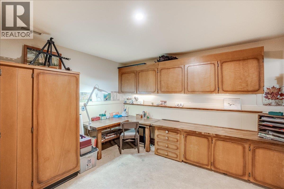 3371 Highway 3b, Fruitvale, British Columbia  V0G 1L1 - Photo 24 - 10372232