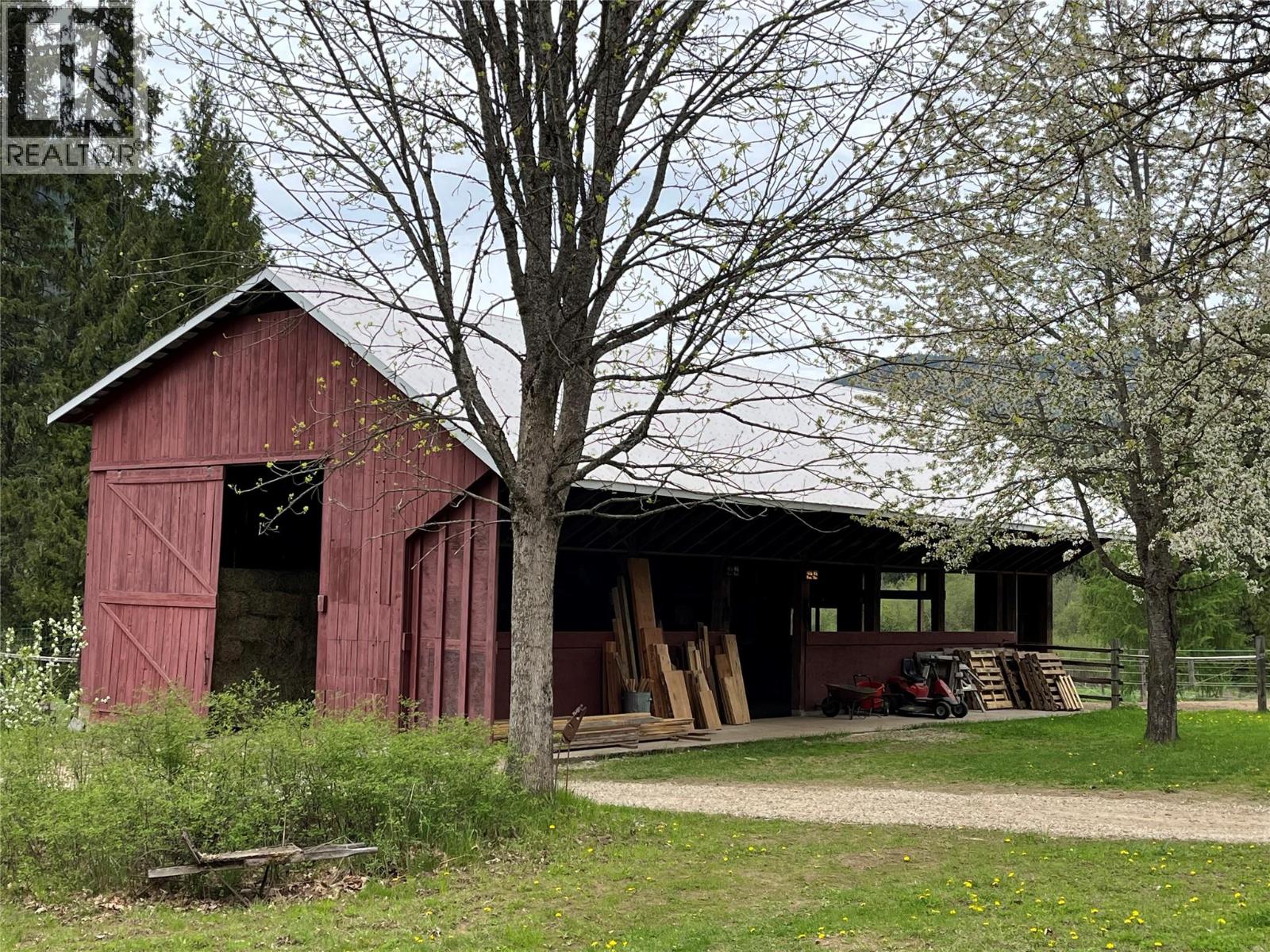 3371 Highway 3b, Fruitvale, British Columbia  V0G 1L1 - Photo 47 - 10372232