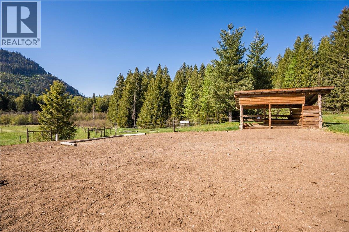 3371 Highway 3b, Fruitvale, British Columbia  V0G 1L1 - Photo 55 - 10372232