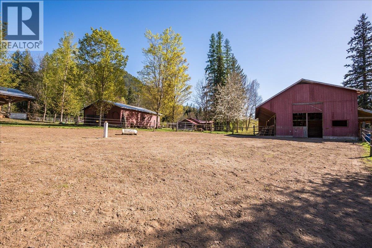 3371 Highway 3b, Fruitvale, British Columbia  V0G 1L1 - Photo 57 - 10372232