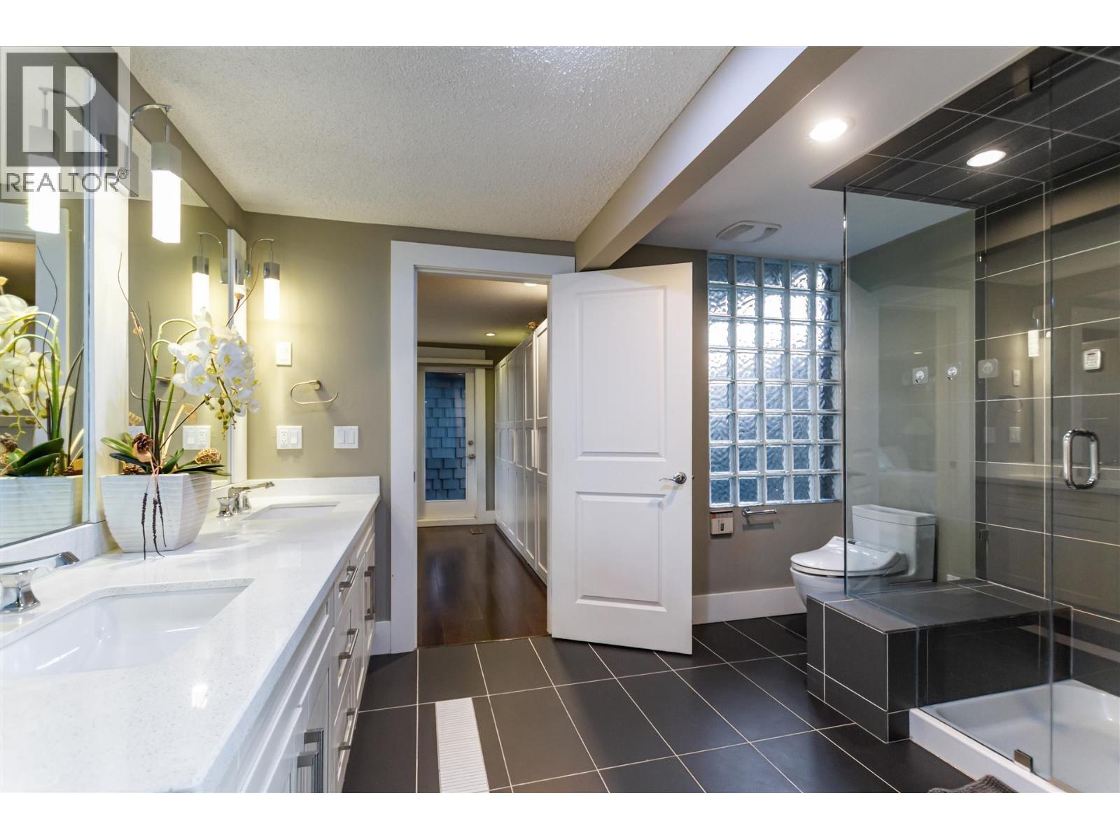 1995 Sasamat Place, Vancouver, British Columbia  V6R 4A3 - Photo 14 - R3078360