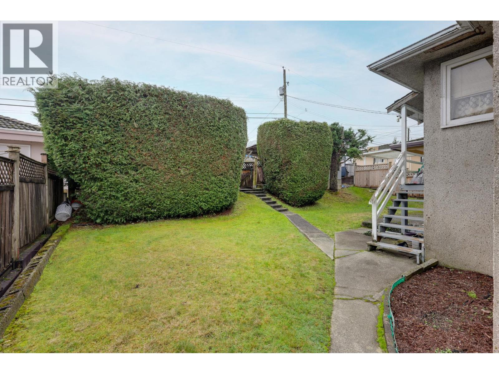 4144 Price Crescent, Burnaby, British Columbia  V5G 2N1 - Photo 10 - R3078383