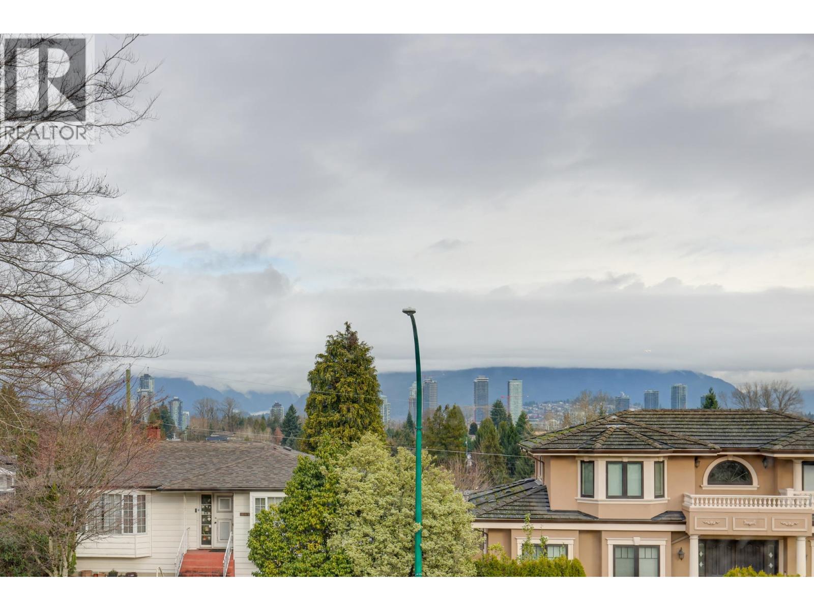 4144 Price Crescent, Burnaby, British Columbia  V5G 2N1 - Photo 7 - R3078383