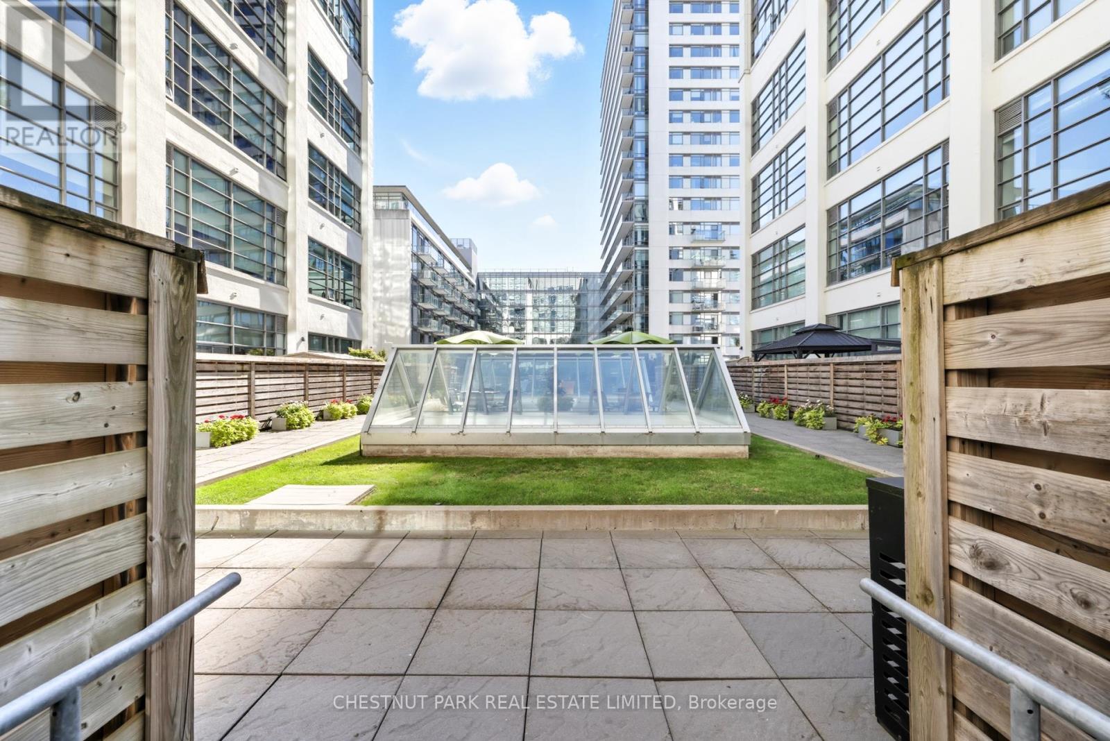 215 - 637 Lakeshore Boulevard W, Toronto, Ontario M5V 3J6 - Photo 25 - C12688568