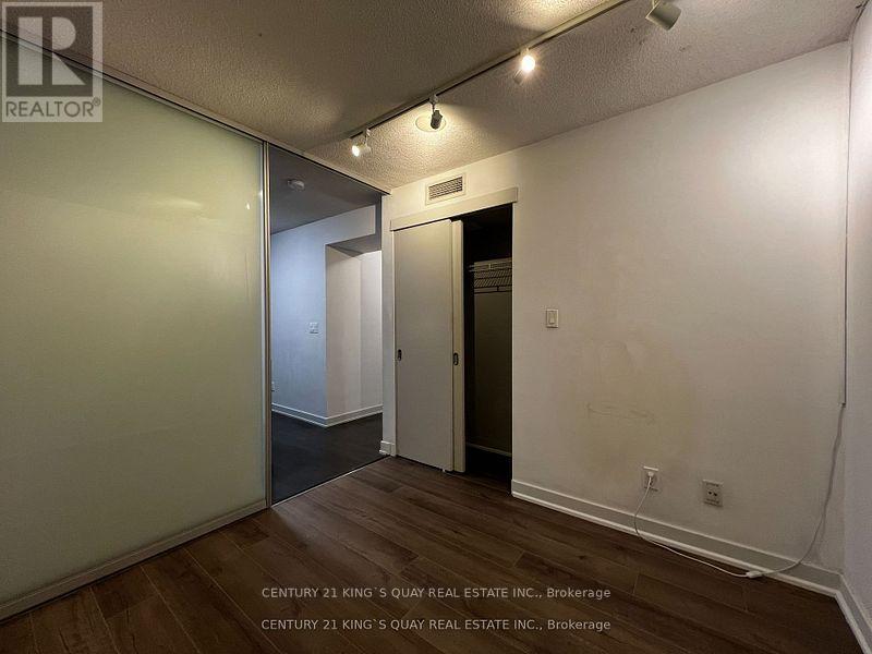 407 - 126 Simcoe Street, Toronto, Ontario  M5H 4E6 - Photo 13 - C12688628