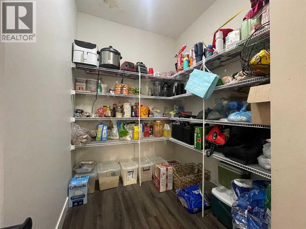 220 Carringham Road Nw, Calgary, Alberta  T3P 1V4 - Photo 5 - A2278406