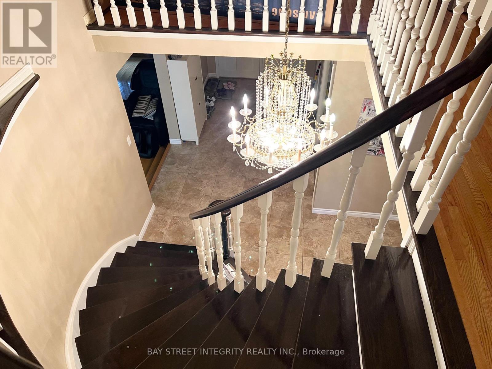 61 Morbank Drive, Toronto, Ontario  M1V 2M1 - Photo 3 - E12688620