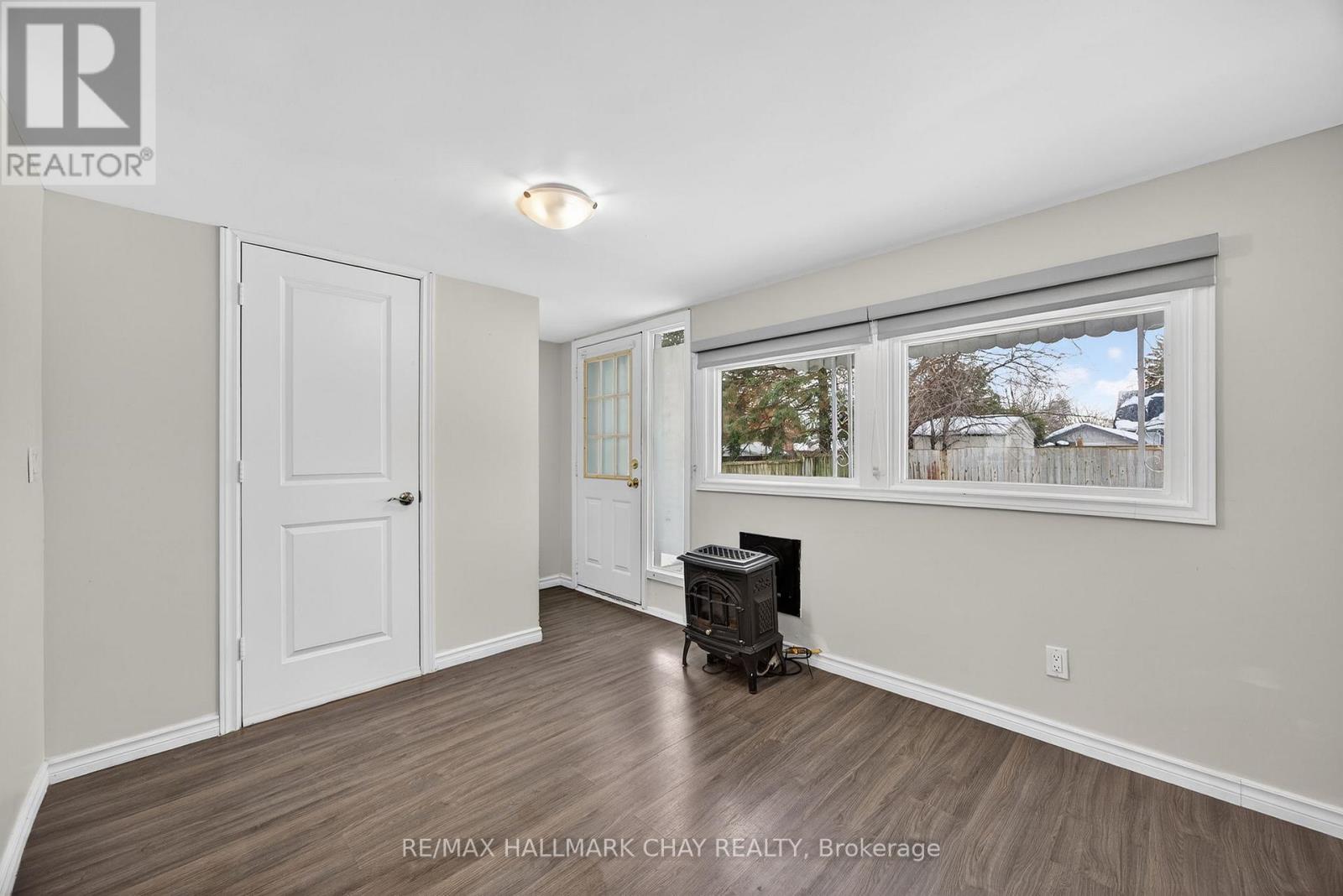 8 Newton Street, Barrie, Ontario  L4M 3N3 - Photo 11 - S12688574