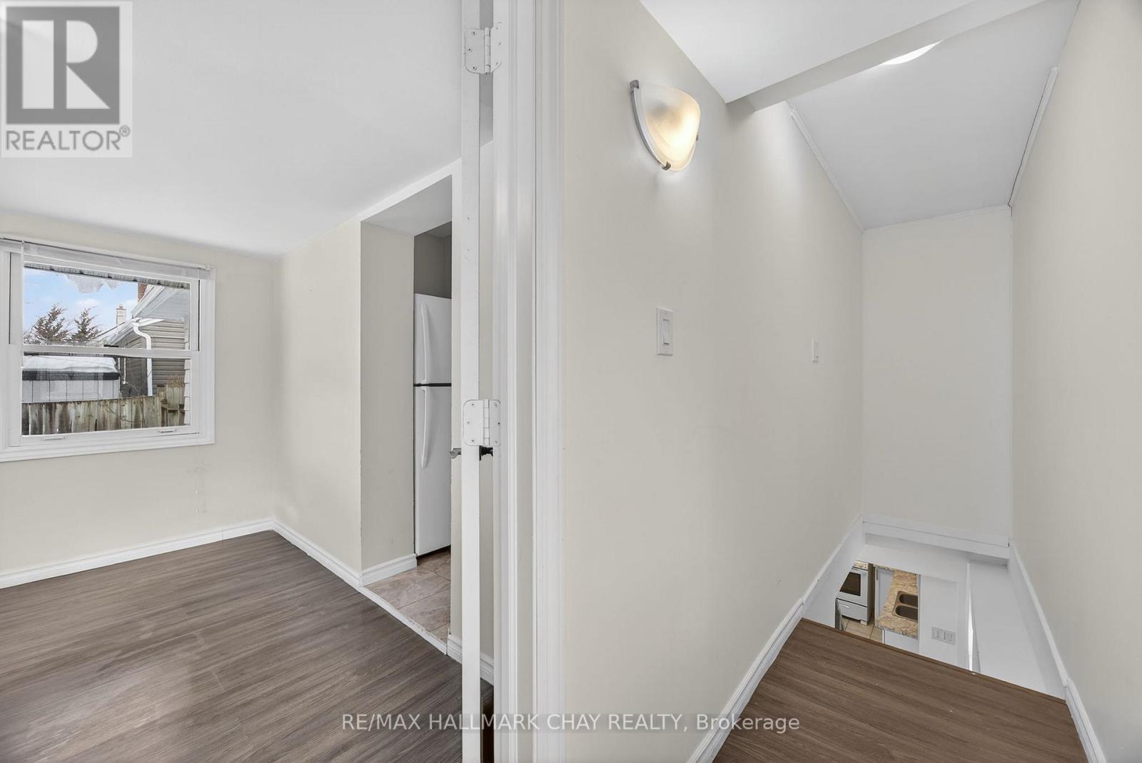 8 Newton Street, Barrie, Ontario  L4M 3N3 - Photo 12 - S12688574