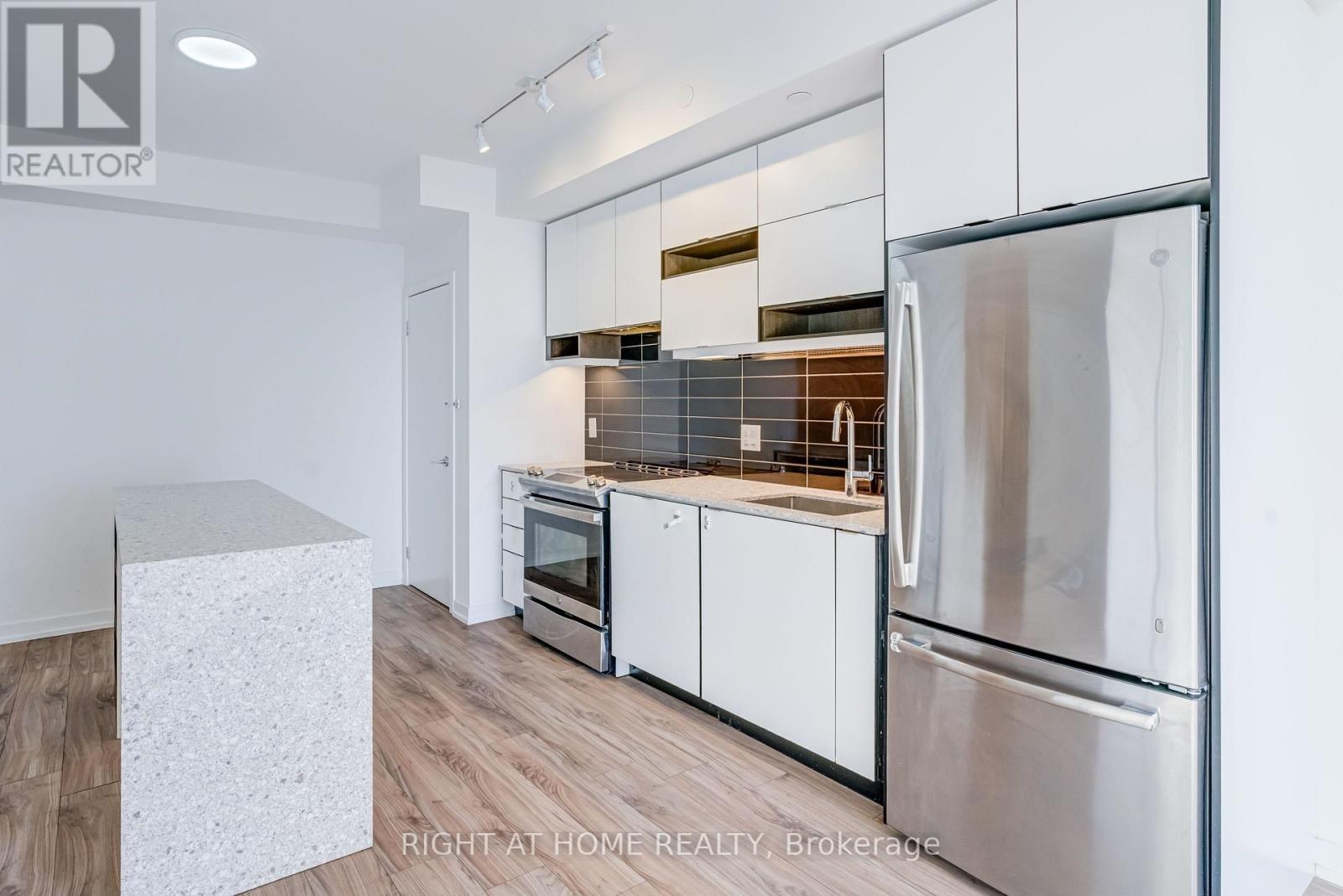 2811 - 4065 Confederation Parkway, Mississauga, Ontario  L5B 0L4 - Photo 12 - W12688588