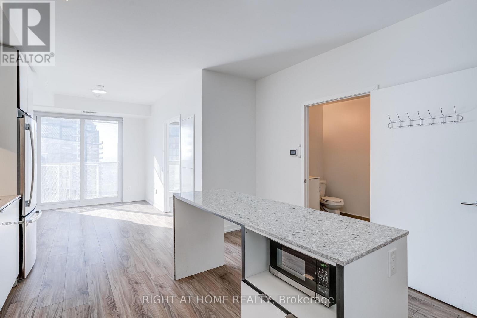 2811 - 4065 Confederation Parkway, Mississauga, Ontario  L5B 0L4 - Photo 13 - W12688588