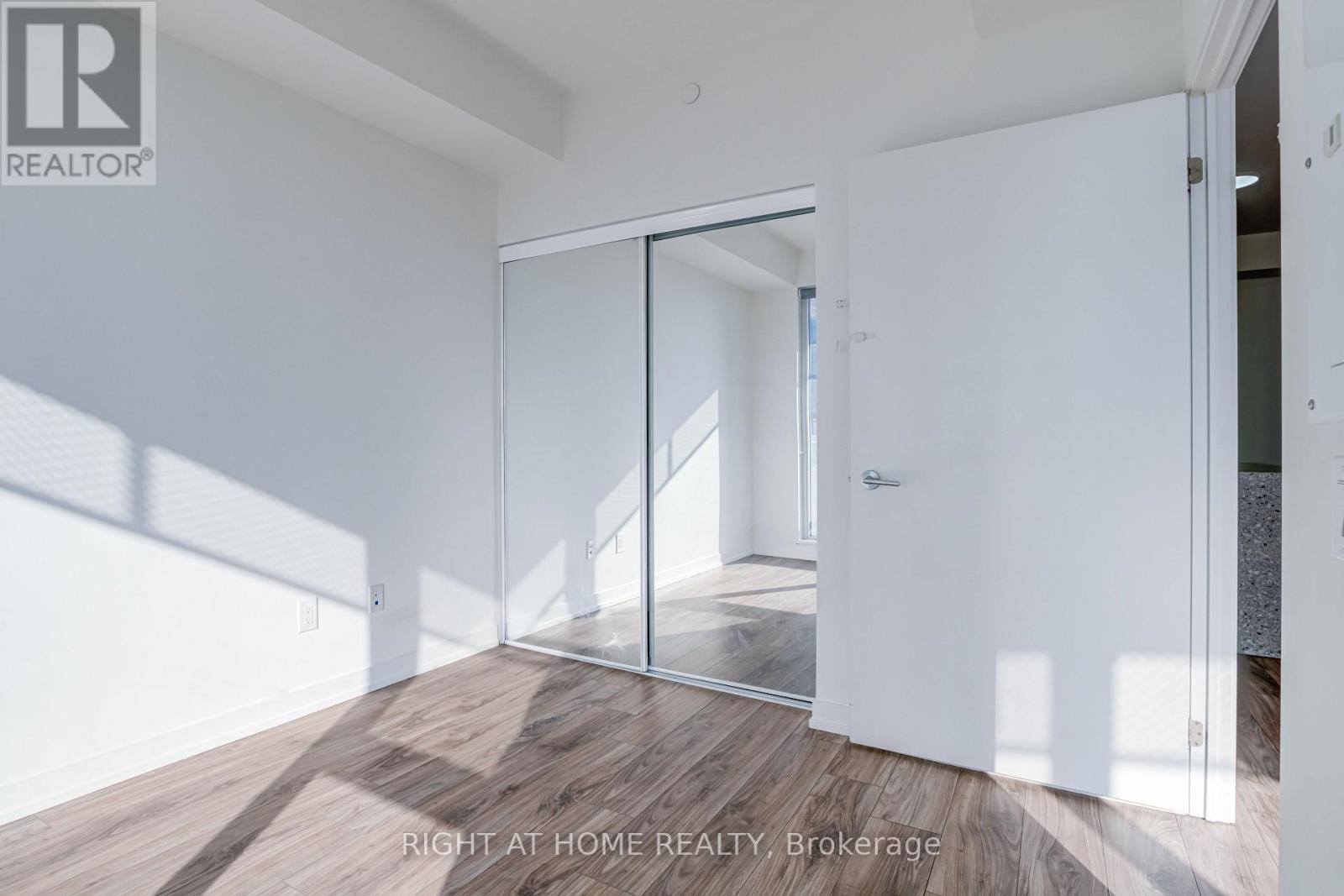 2811 - 4065 Confederation Parkway, Mississauga, Ontario  L5B 0L4 - Photo 17 - W12688588