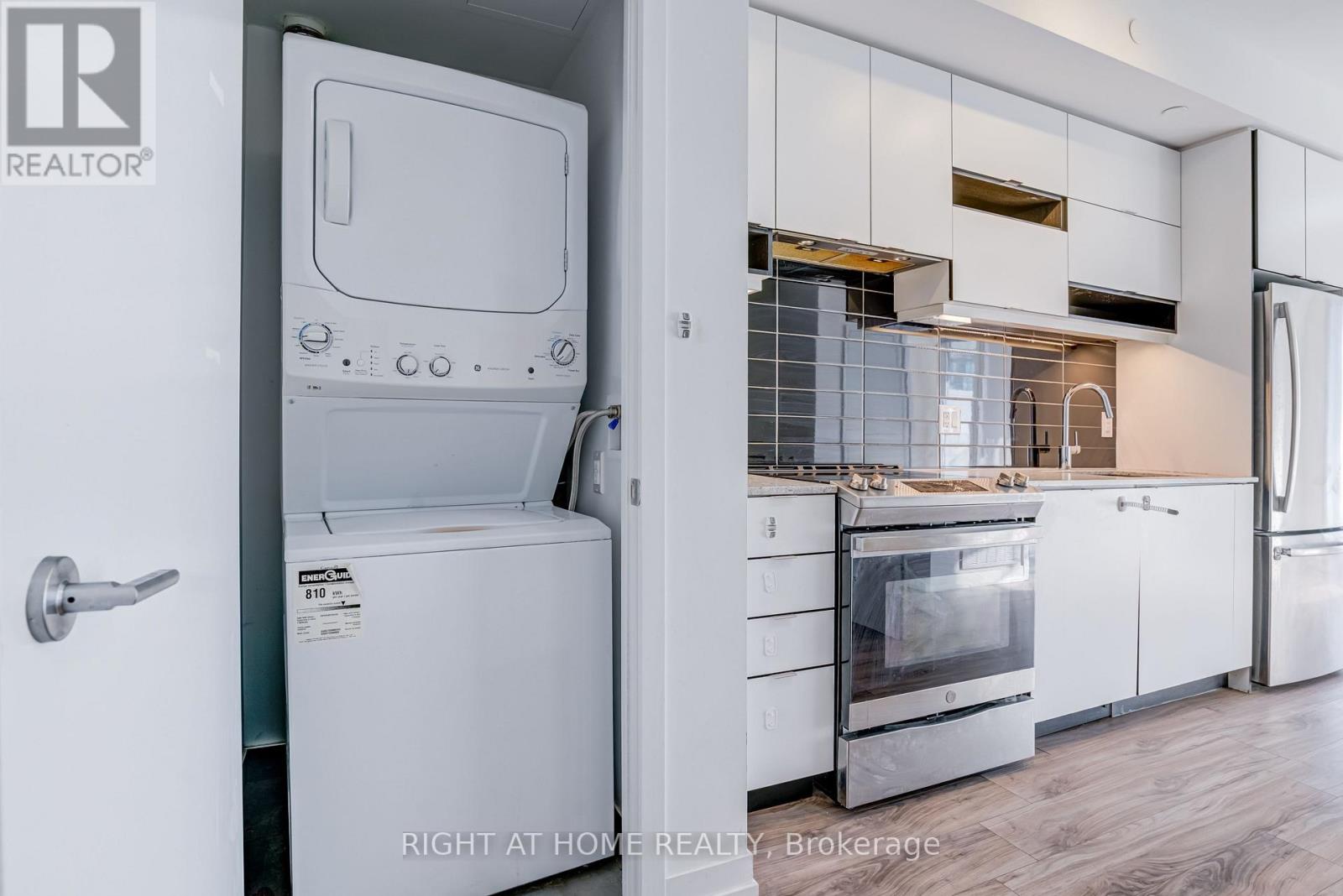 2811 - 4065 Confederation Parkway, Mississauga, Ontario  L5B 0L4 - Photo 21 - W12688588