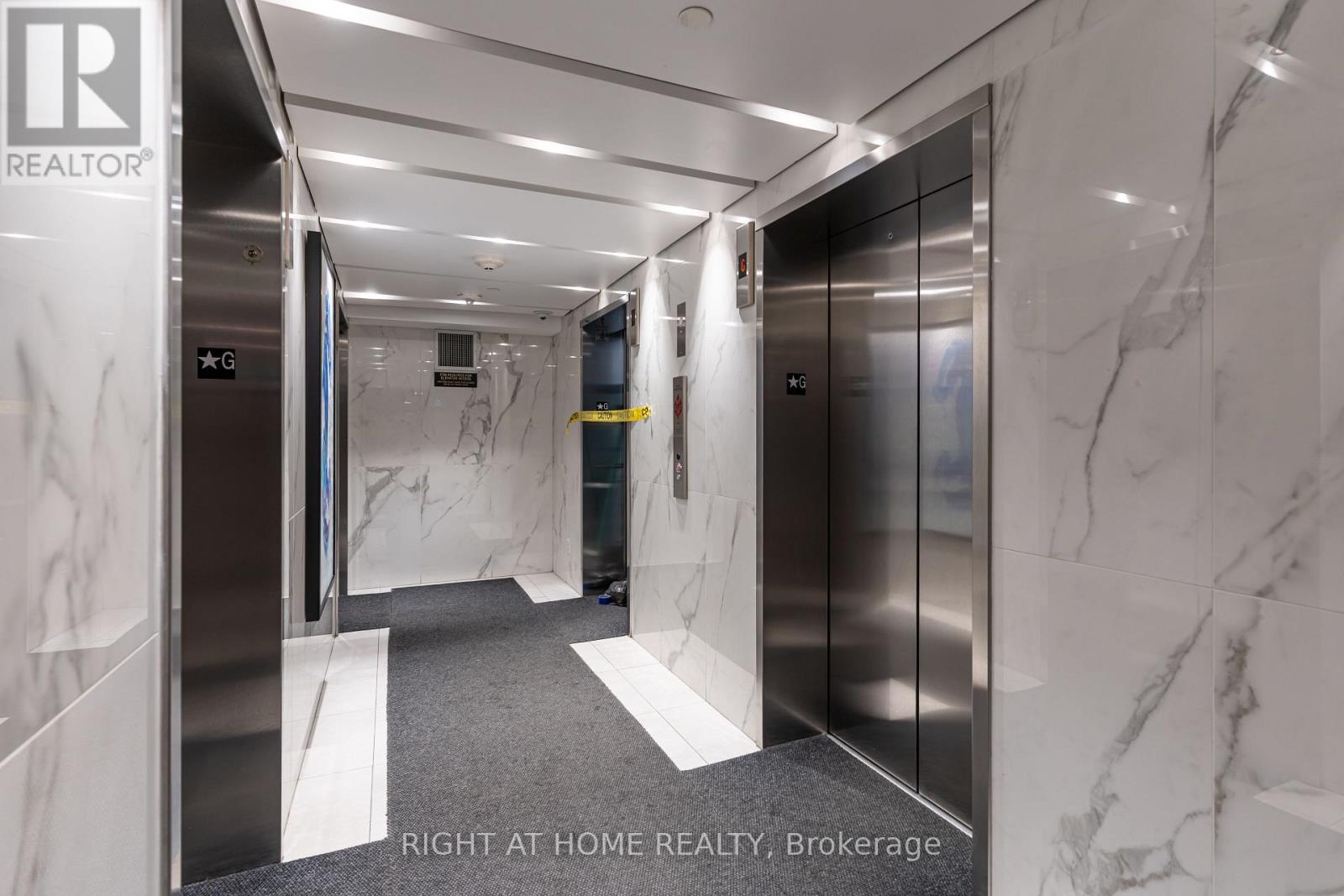 2811 - 4065 Confederation Parkway, Mississauga, Ontario  L5B 0L4 - Photo 3 - W12688588