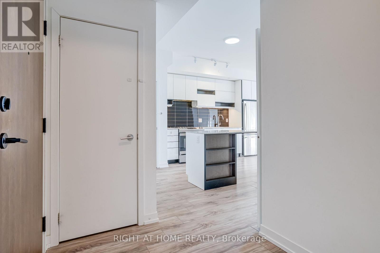 2811 - 4065 Confederation Parkway, Mississauga, Ontario  L5B 0L4 - Photo 7 - W12688588