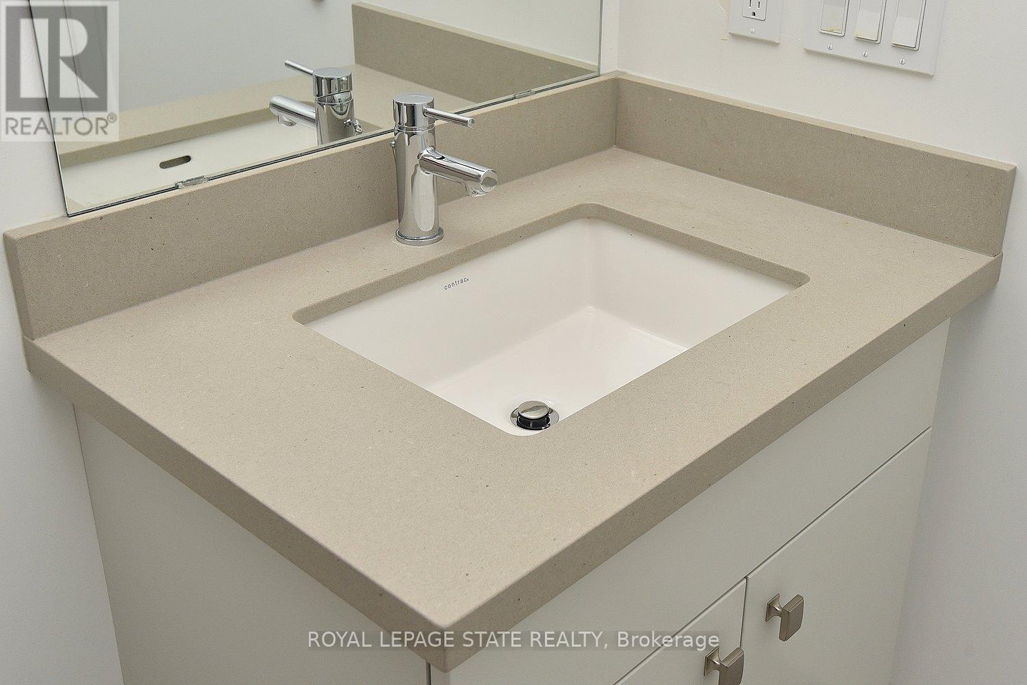 1301 - 2007 James Street, Burlington, Ontario  L7R 0G7 - Photo 22 - W12688594