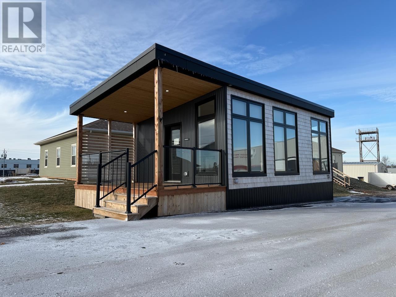 17 Myrtle Street, Stratford, Prince Edward Island  C1B 1P4 - Photo 1 - 202600645