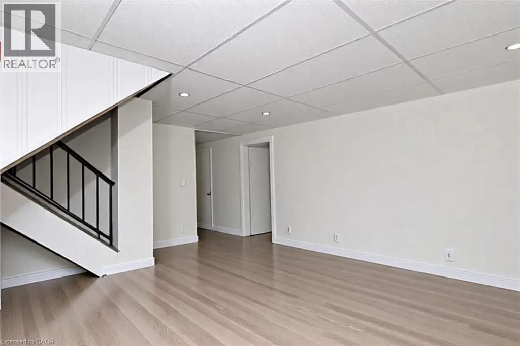 6 Ridley Avenue, Welland, Ontario  L3B 4G1 - Photo 3 - 40797608