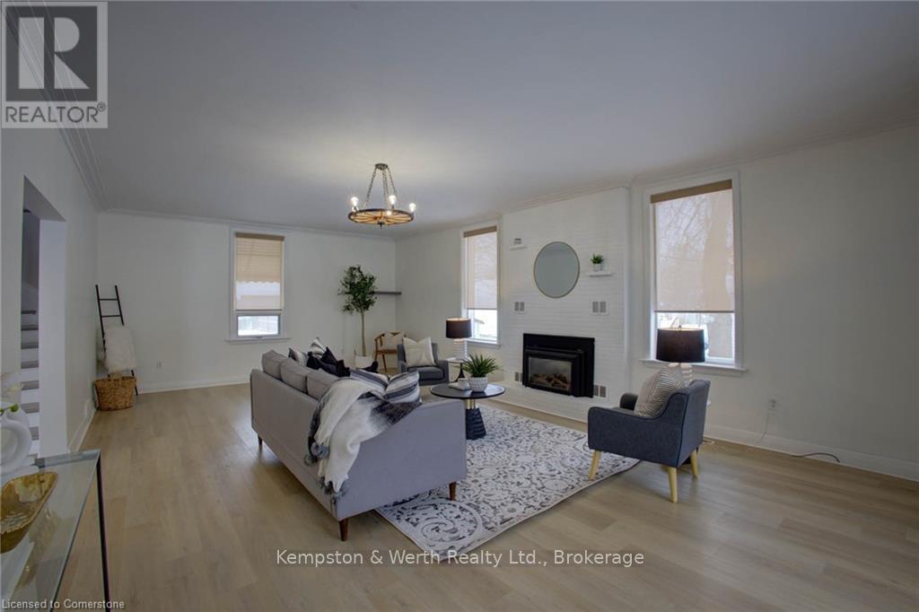 34 Queen Street, Huron East, Ontario  N0G 1H0 - Photo 12 - X12467480