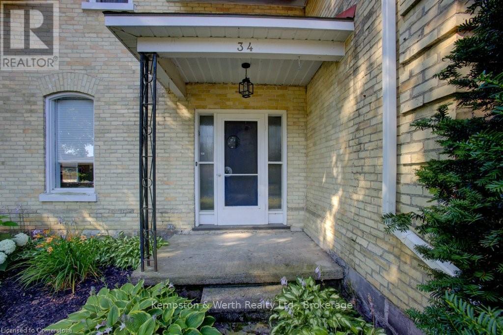 34 Queen Street, Huron East, Ontario  N0G 1H0 - Photo 7 - X12467480