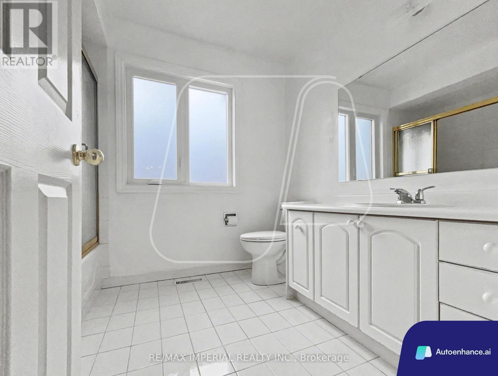 493 Blackstock Road, Newmarket, Ontario  L3Y 8H6 - Photo 17 - N12683302