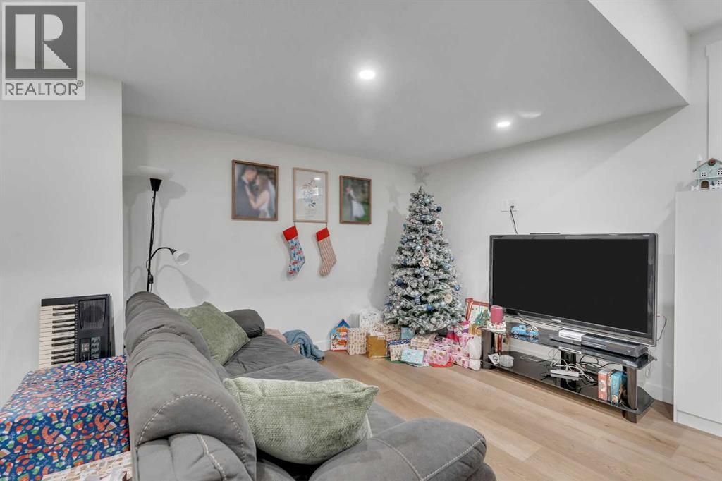 202 Kinniburgh Crescent, Chestermere, Alberta  T1X 1Y2 - Photo 36 - A2278696