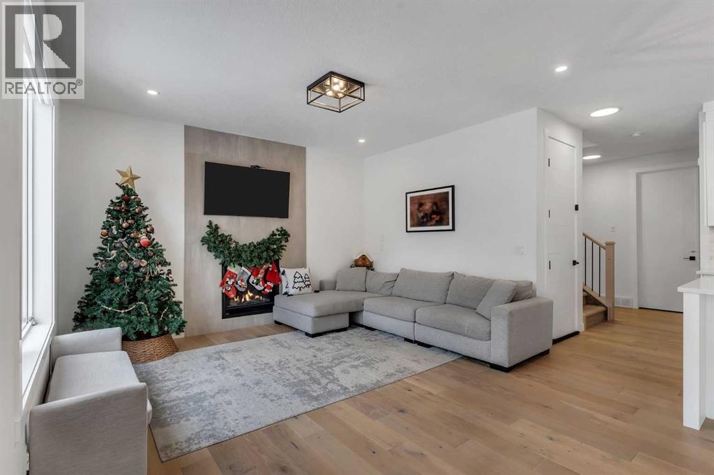 202 Kinniburgh Crescent, Chestermere, Alberta  T1X 1Y2 - Photo 7 - A2278696