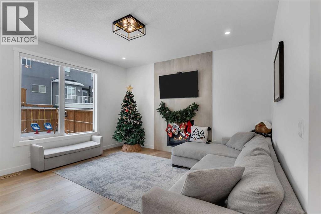 202 Kinniburgh Crescent, Chestermere, Alberta  T1X 1Y2 - Photo 8 - A2278696