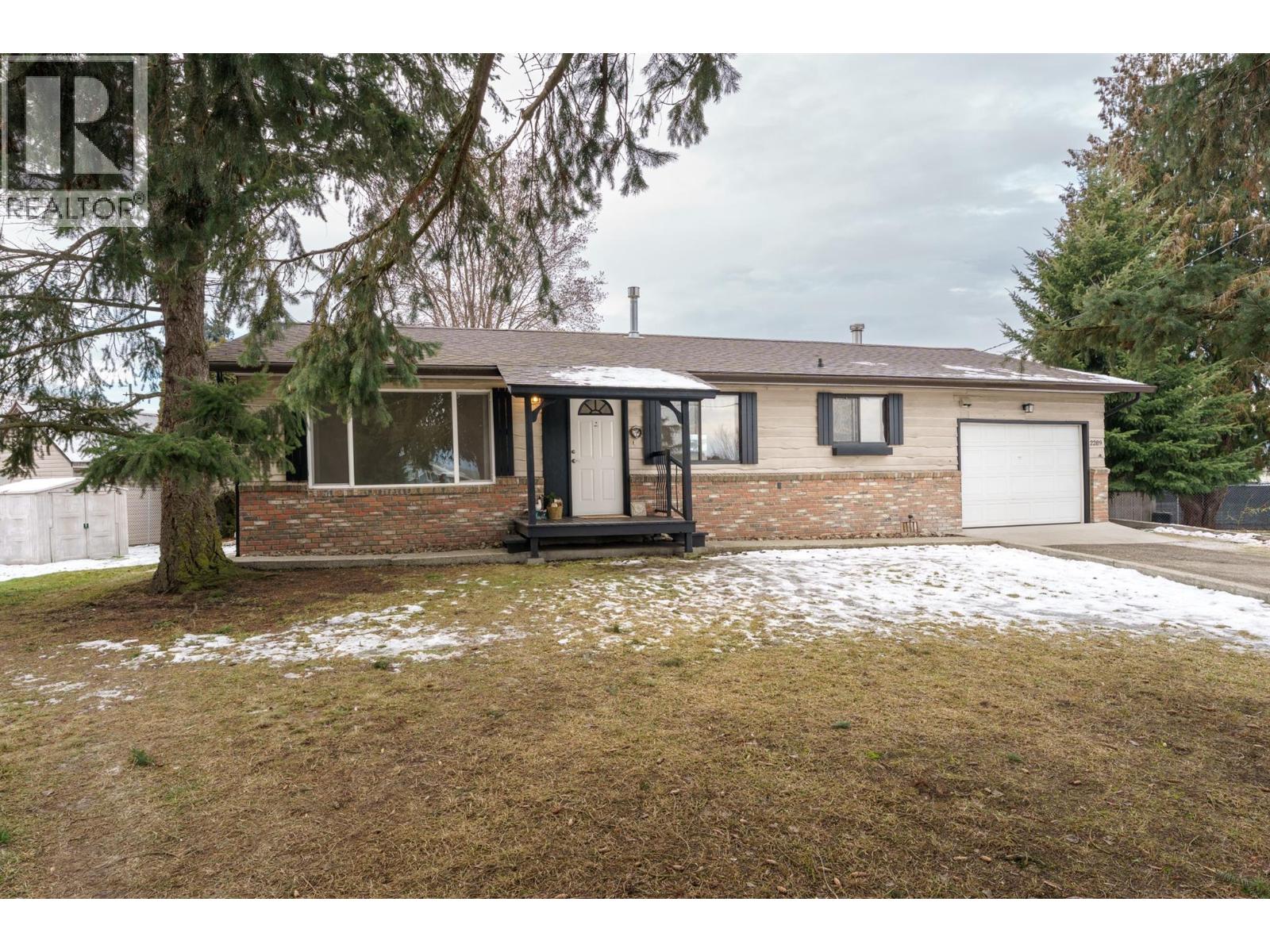 2289 Hayden Place, Armstrong, British Columbia