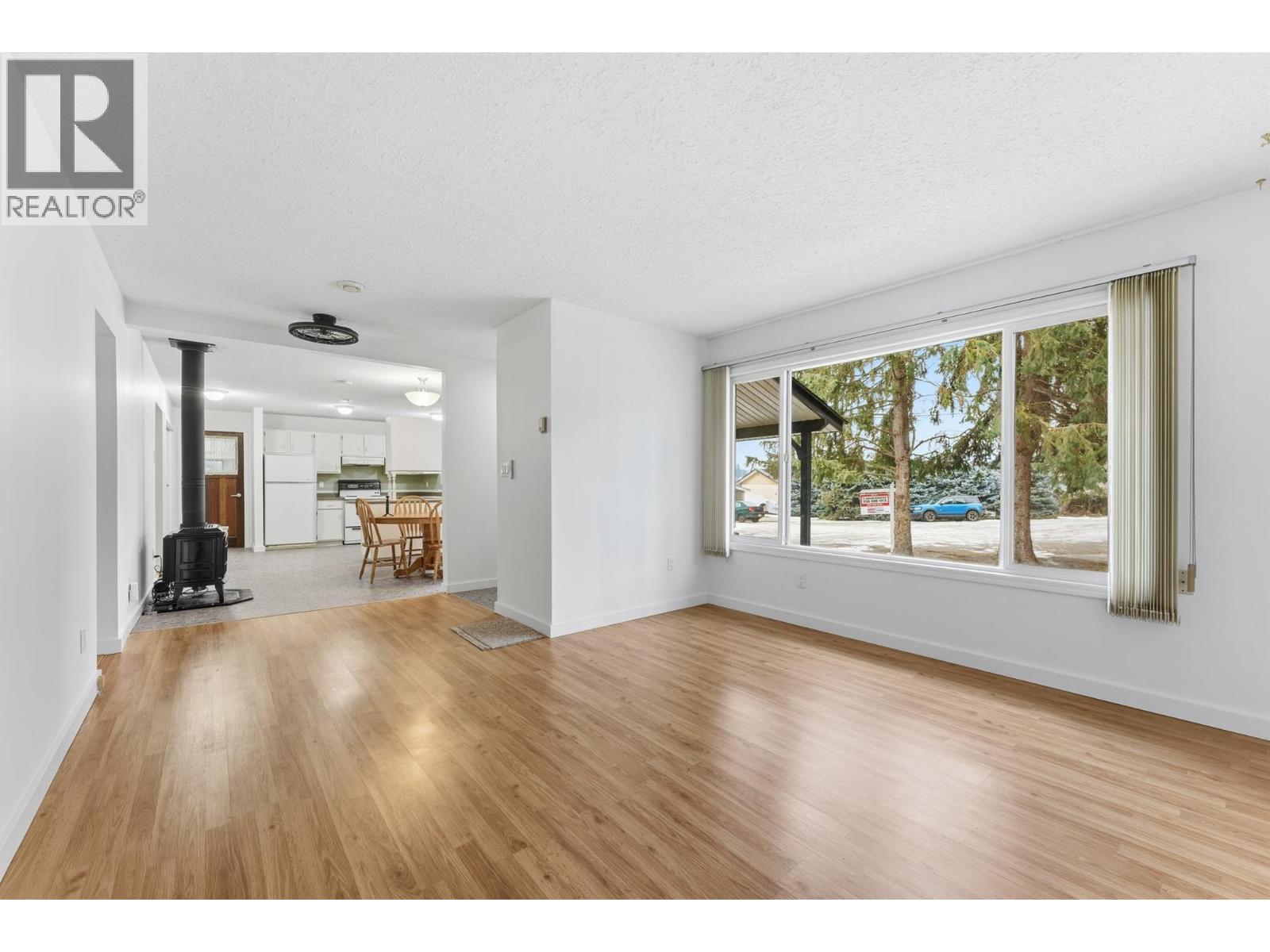 2289 Hayden Place, Armstrong, British Columbia  V0E 1B1 - Photo 5 - 10372508