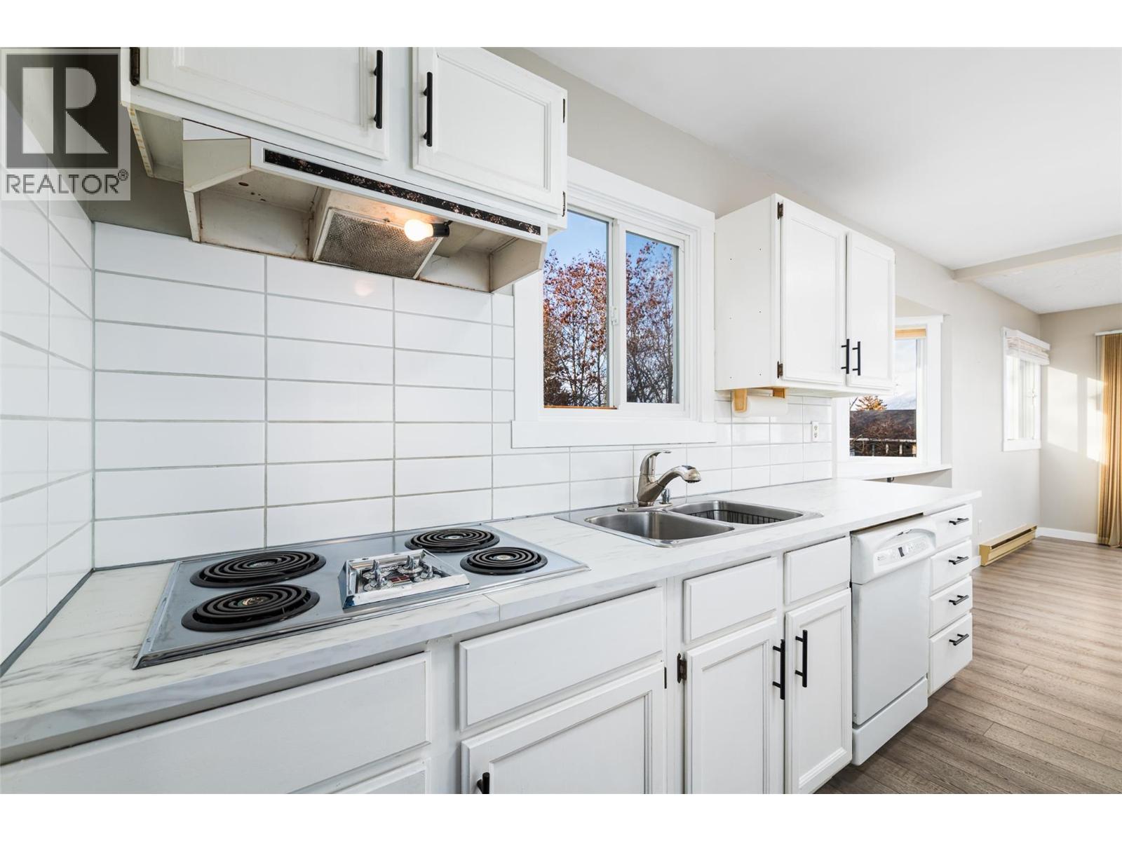 703 11th Avenue N, Creston, British Columbia  V0B 1G4 - Photo 11 - 10372190