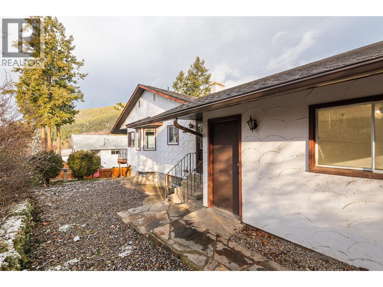 703 11th Avenue N, Creston, British Columbia  V0B 1G4 - Photo 39 - 10372190