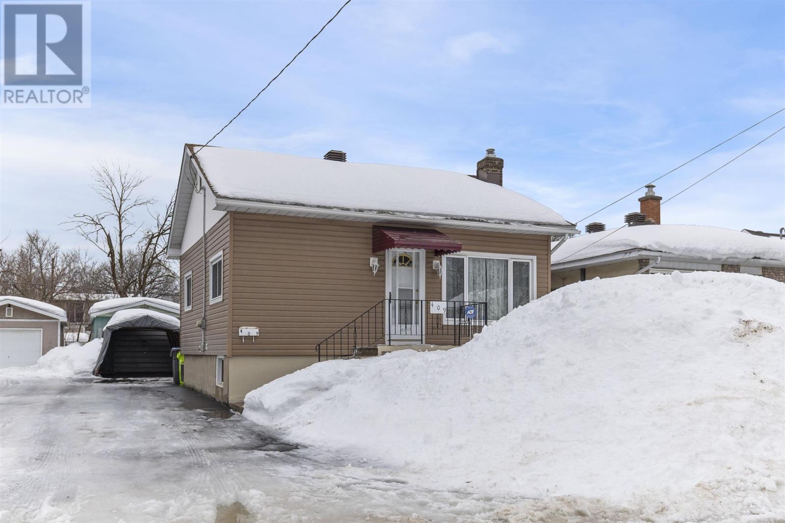 409 Third Ave, Sault Ste. Marie, Ontario  P6C 4M3 - Photo 1 - SM260083