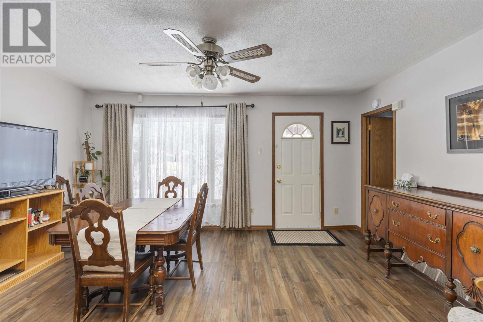 409 Third Ave, Sault Ste. Marie, Ontario  P6C 4M3 - Photo 3 - SM260083